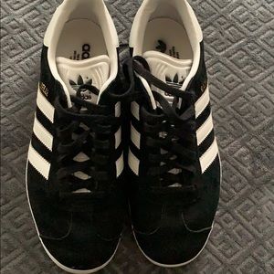 Women’s adidas gazelle shoe